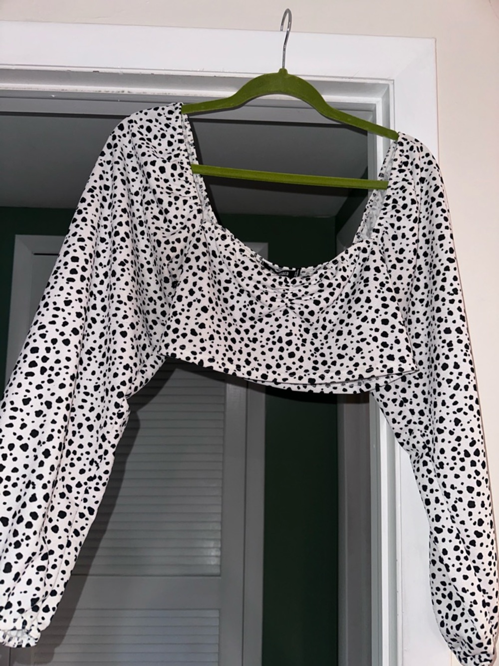 Missguided White & Black Dalmatian-Print Long Sleeve Crop Top